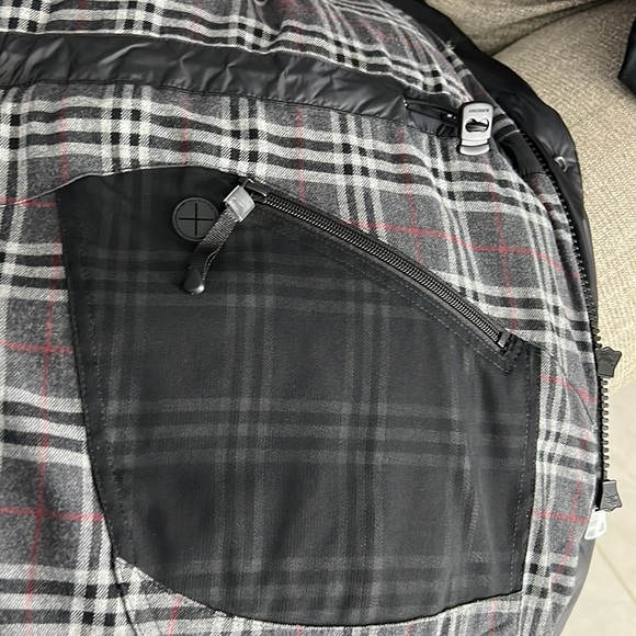 Burberry mens winter jacket with tag. Says small however fits big like medium - Picture 4 of 5